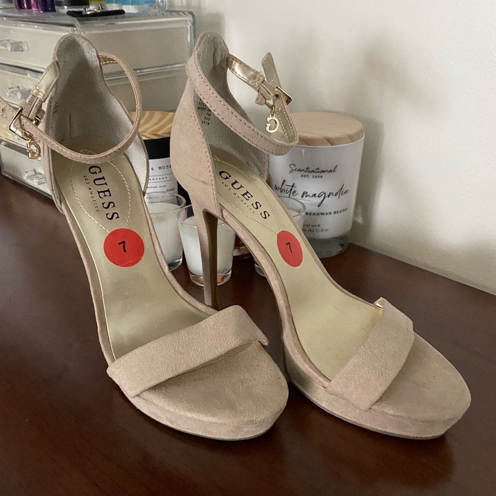 Guess Beige Pumps